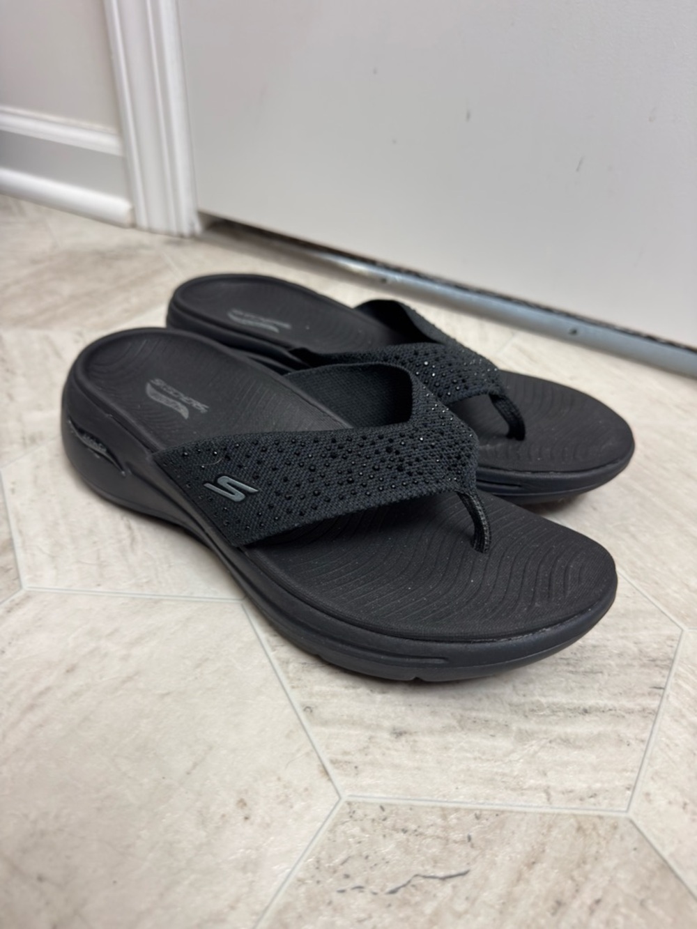 Skechers Women's Black Rhinestone Foam Arch Fit Sandals